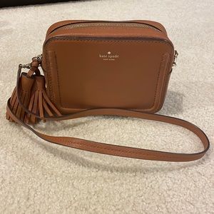 Kate Spade crossbody purse in camel with tassel - Excellent used condition!